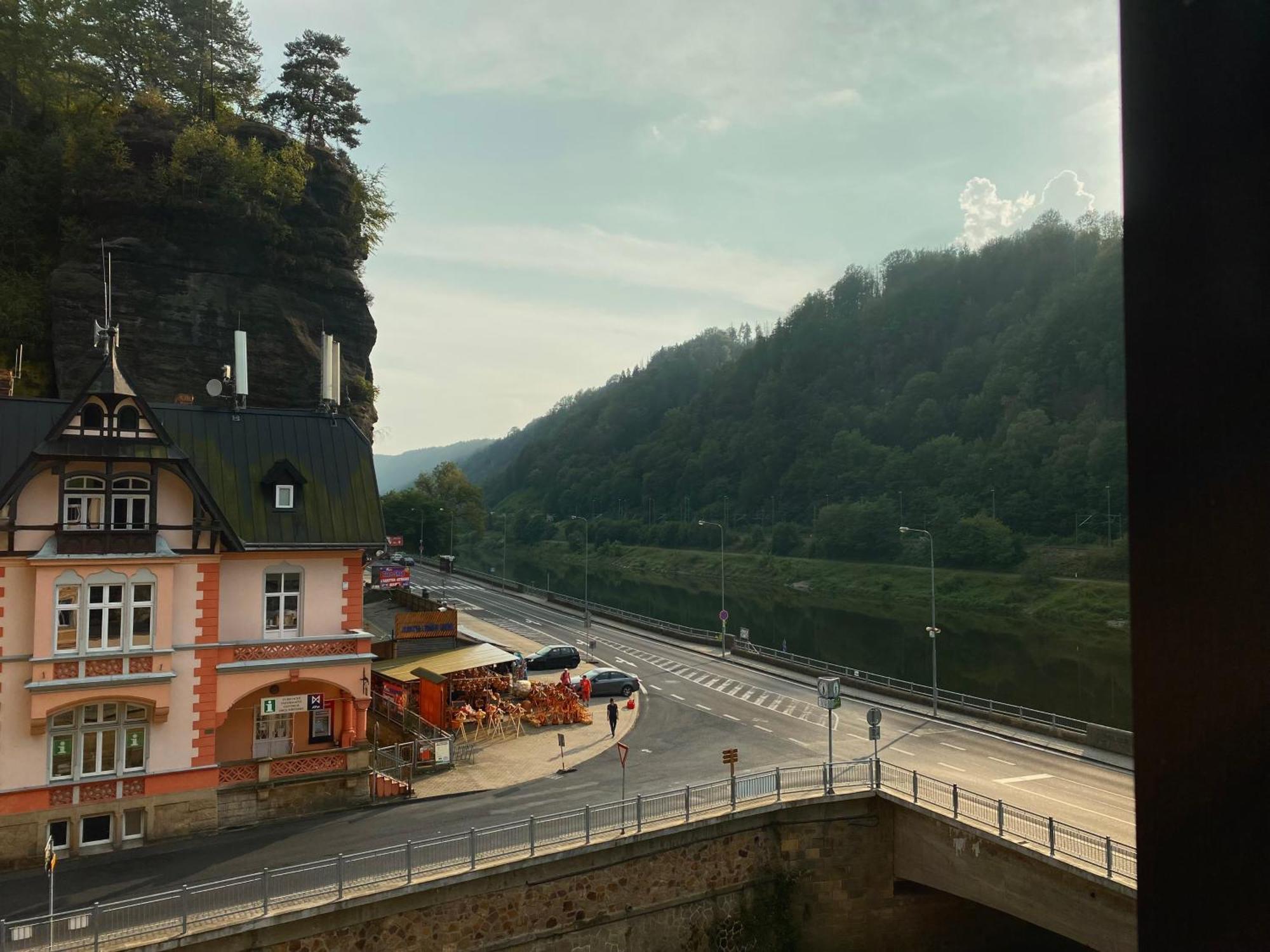 Hotel Labe Hřensko エクステリア 写真