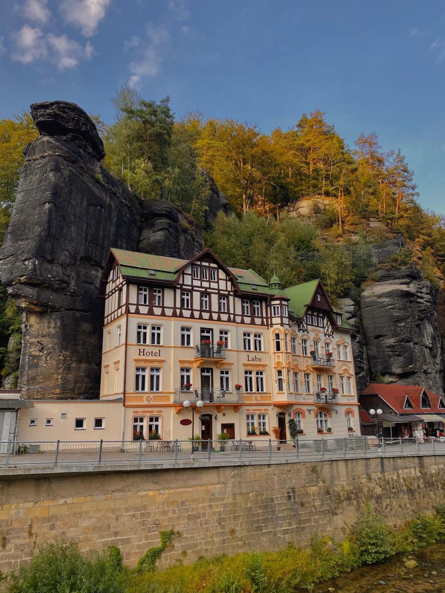 Hotel Labe Hřensko エクステリア 写真