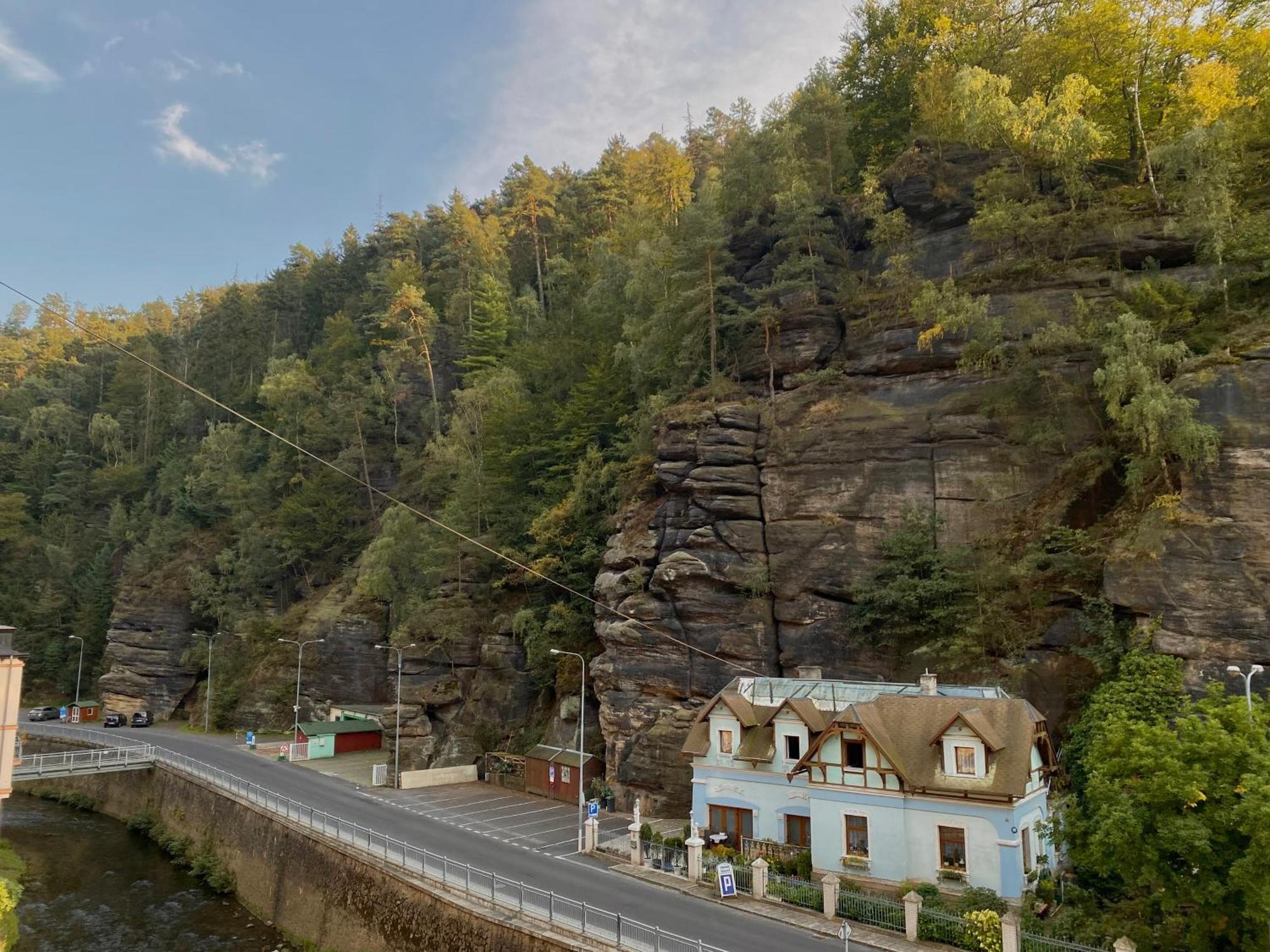Hotel Labe Hřensko エクステリア 写真