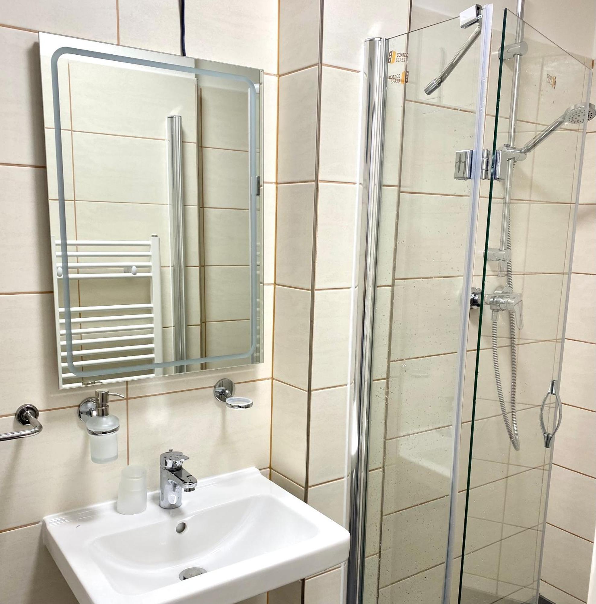 Hotel Labe Hřensko エクステリア 写真