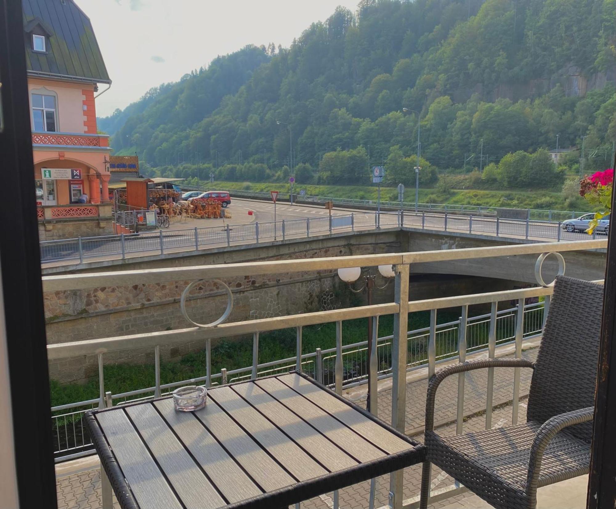 Hotel Labe Hřensko エクステリア 写真